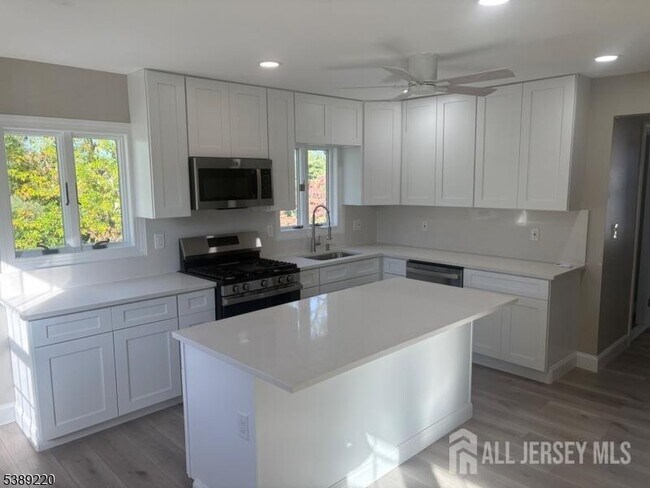 Foto del edificio - 428 Highland Ave