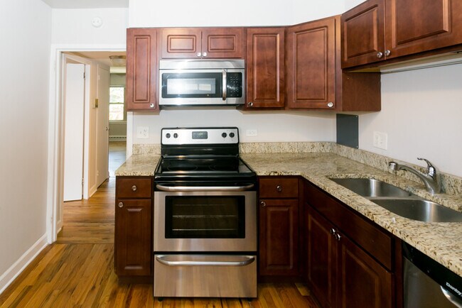 Foto del edificio - 2112 W Foster Ave