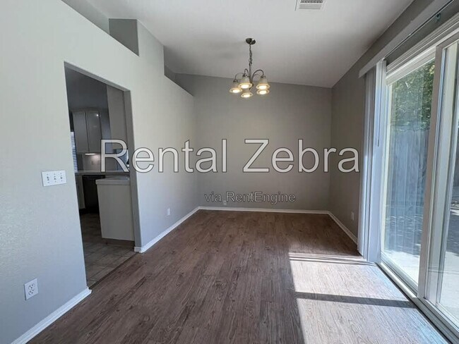 Foto del edificio - 786 Kinglet Ct