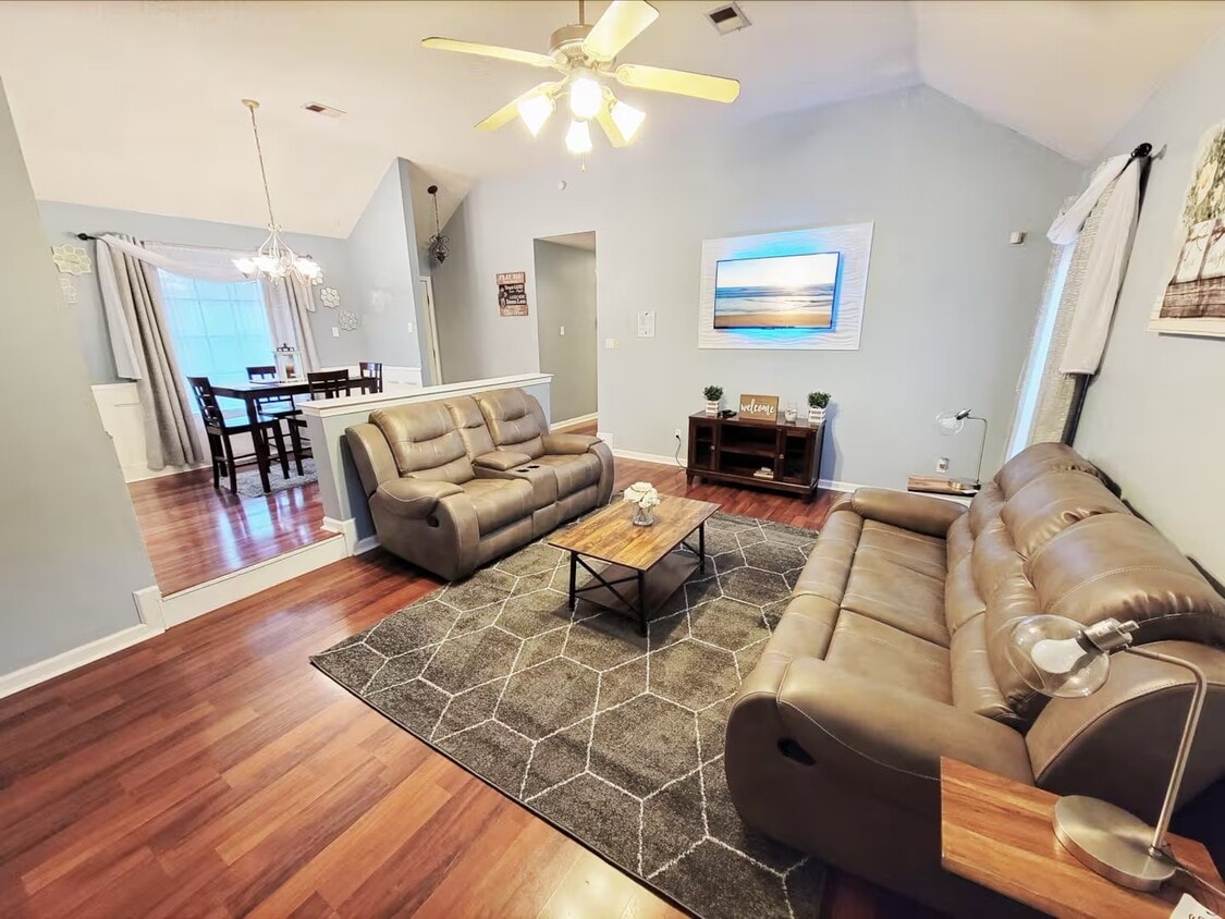 Building Photo - 7533 Meadowland Dr