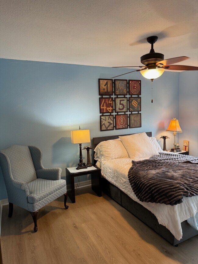 Foto del edificio - 1856 29th Street Cir S