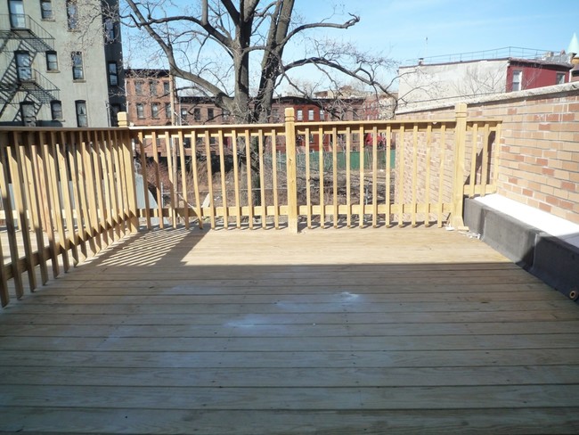 Interior Photo - 1039 Fulton Street