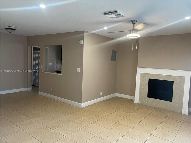 Foto del edificio - 1127 NW 7th Ave