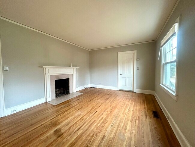 Foto del edificio - 1417 Ivey Dr