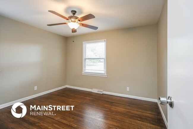 Foto del edificio - 1006 SW Lakeview Blvd