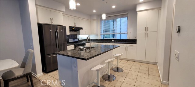 Foto del edificio - 11391 Meeker Ave