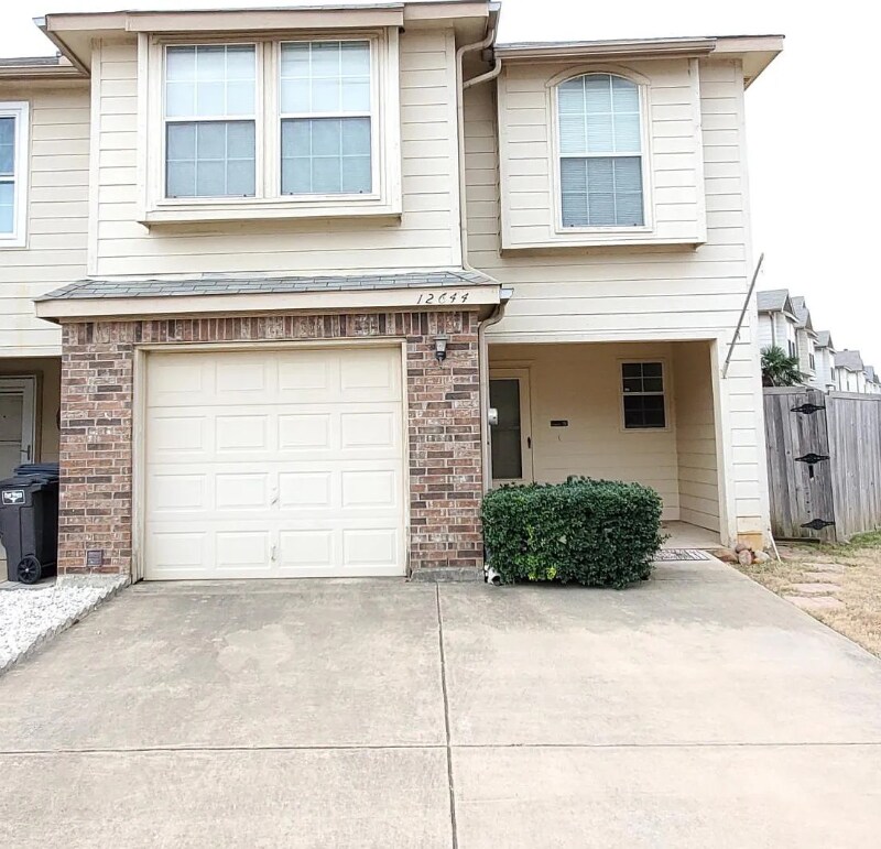 12644 Bay Ave, Euless, TX 76040 Townhome Rentals in Euless TX