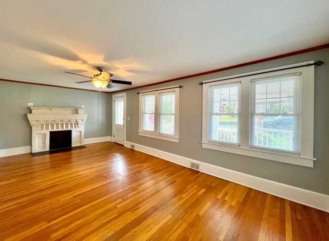 Foto del edificio - Charming West Asheville Home!