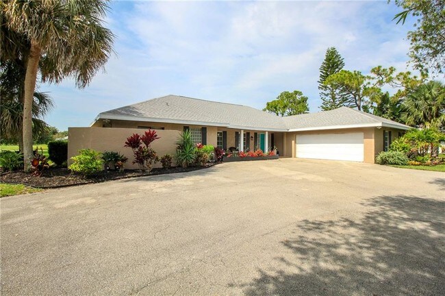 Building Photo - 4042 SW Bimini Cir N