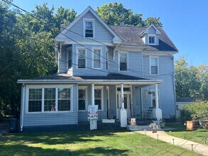 Building Photo - 206 Cedarcroft Ave