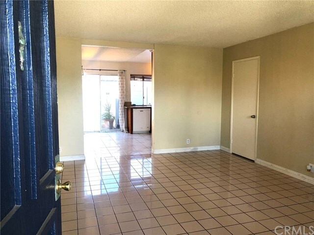 Building Photo - 46 Fallbrook