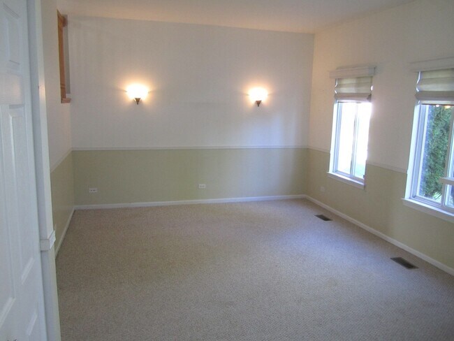 Building Photo - 2828 Cedar Glade Dr