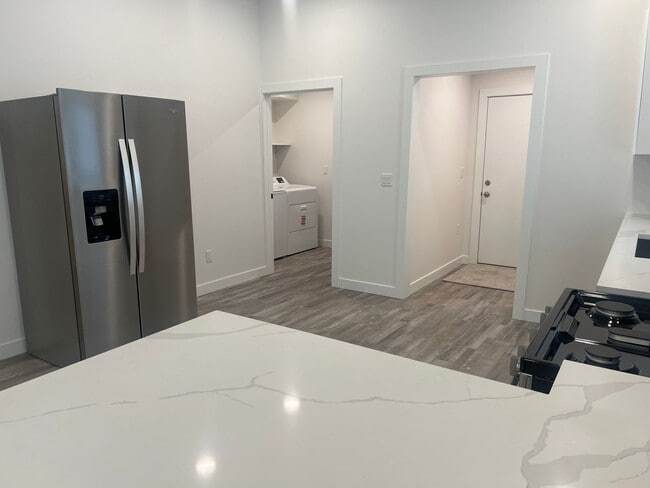 Building Photo - Beautifully Remodeled 3 Bedroom Home in Downtown Ferndale!