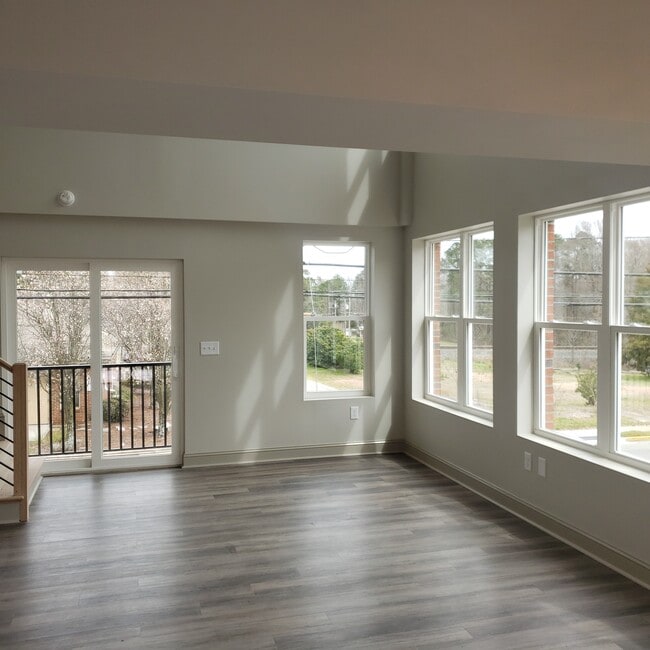 Building Photo - 481 e main st