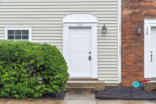 Building Photo - 118 Greenland Ct