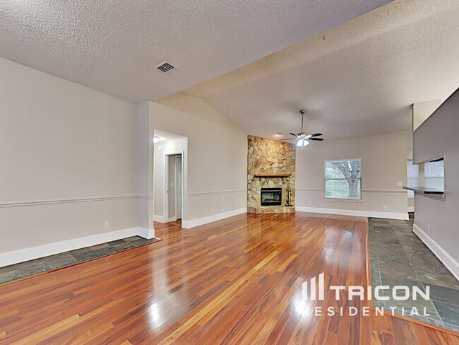 Foto del edificio - 477 Federal Hill Rd