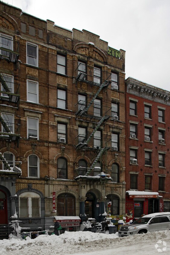 Foto del edificio - 96 Saint Marks Pl