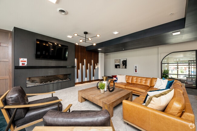 Resident Lounge - The Madison at Greenwood