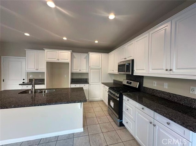 Building Photo - 14546 Hillsdale St