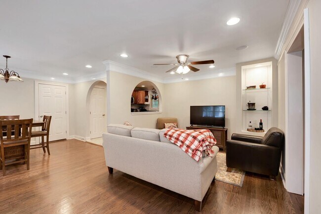 Foto del edificio - 2709 Brunswick Dr