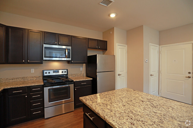 2BR, 1BA - Castlewood - Elements at Prairie Center