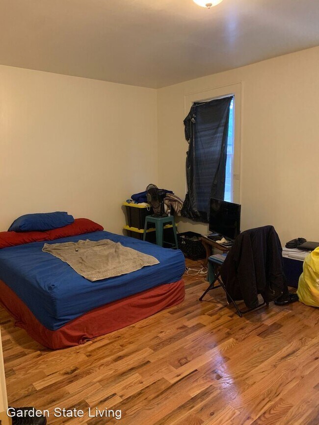 Building Photo - 5 br, 2 bath House - 391 S 10th St