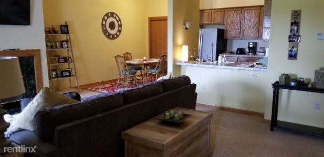 Foto del edificio - W240N2532 E Parkway Meadow Cir