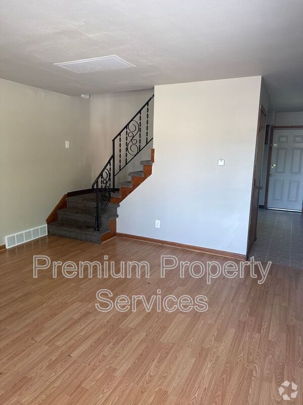 Building Photo - 3120 Prial Ave