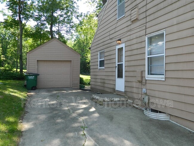 Building Photo - 1145 65th St