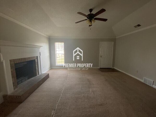 Foto del edificio - 4862 Summitridge Dr