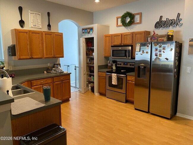 Foto del edificio - 297 Johns Glen Dr