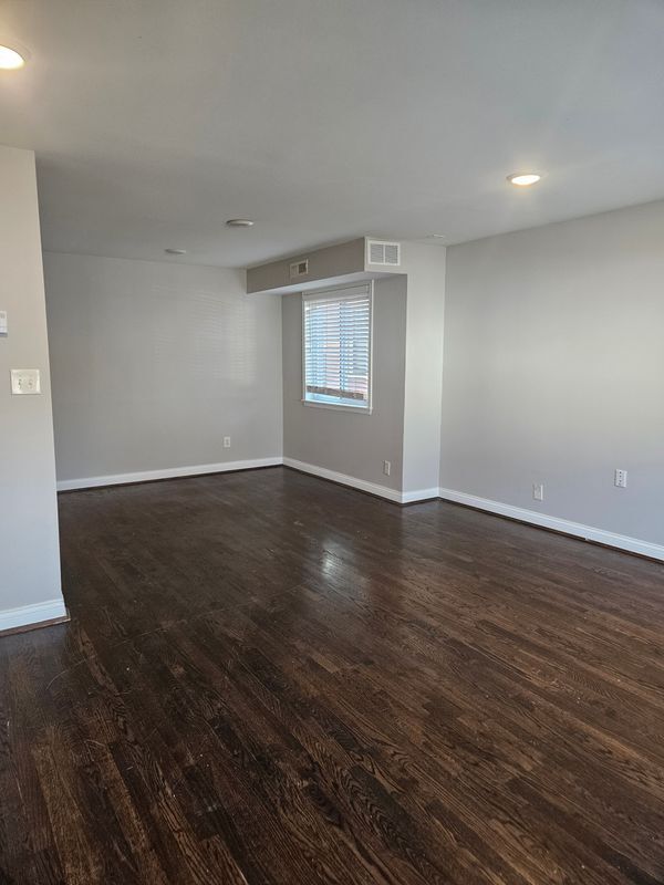 Foto del edificio - 1231 Laidlaw Ave