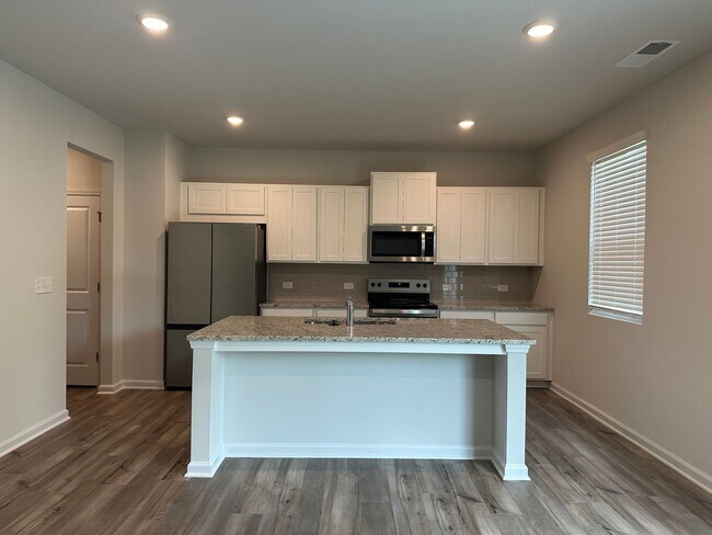 Foto del edificio - Gorgeous BRAND-NEW home in Lawrenceville!