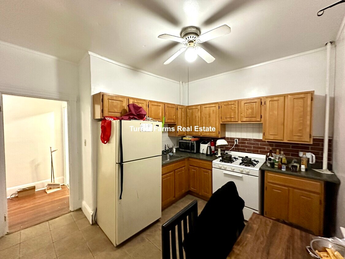 Primary Photo - 239 Harvard Ave
