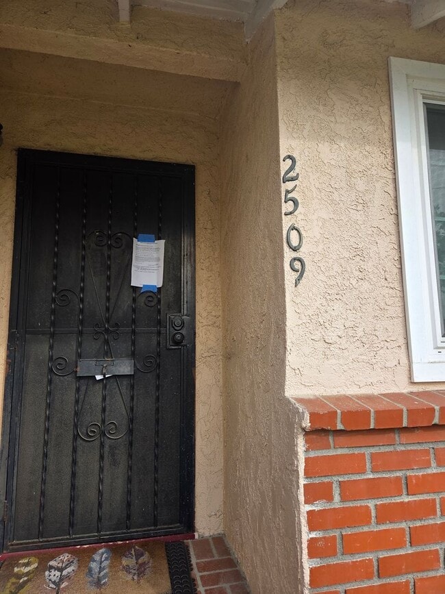 Building Photo - 2509 W 109th St