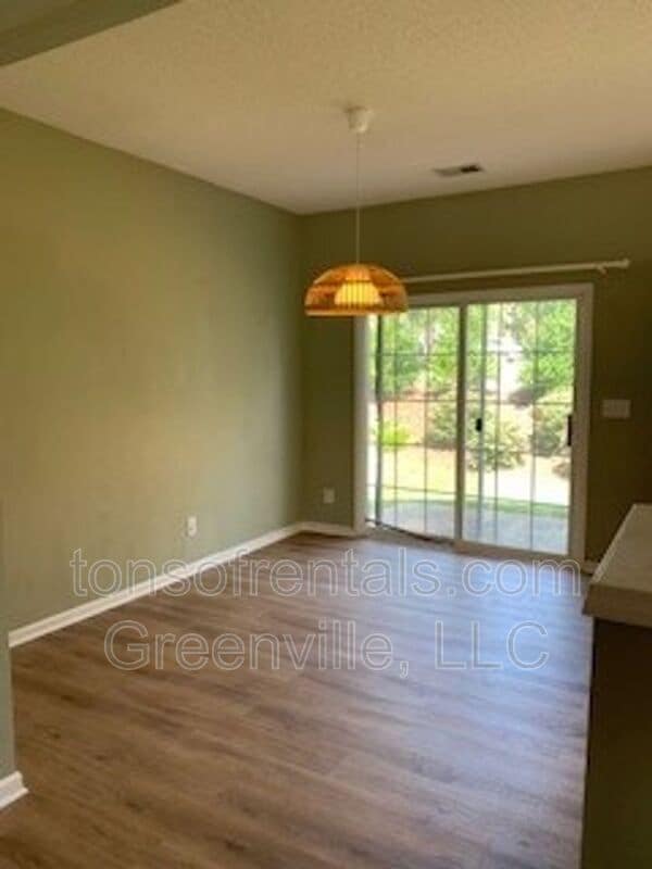 Building Photo - 119 Waterford Park Dr