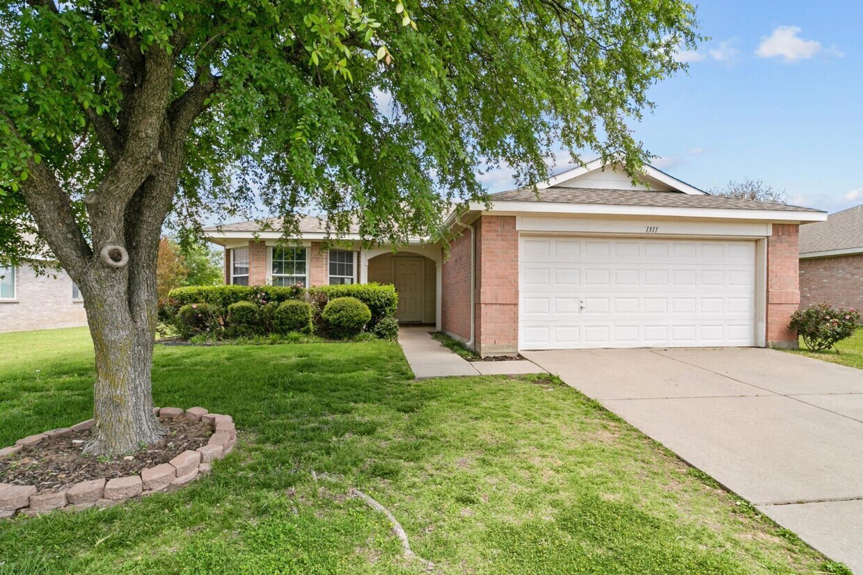 Primary Photo - 1311 Wenatchee Dr