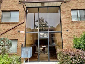 Building Photo - 430 Kennedy Dr