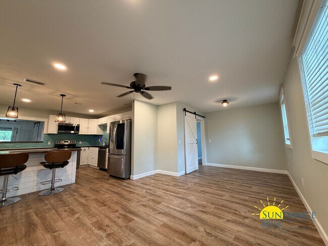 Foto del edificio - Stunning 3BR Home in PRIME Fort Walton Beach neighborhood!