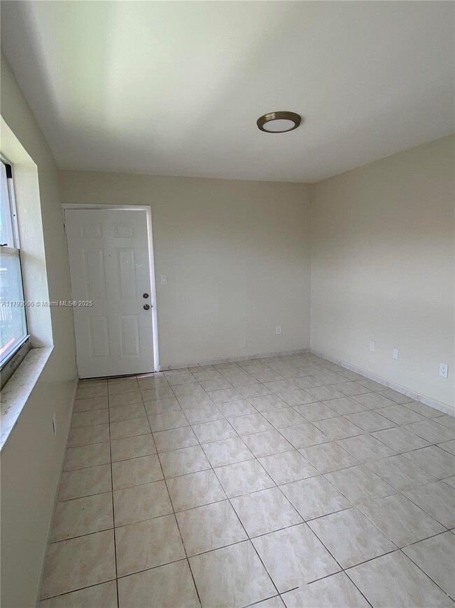 Foto del edificio - 1836 NW 22nd Ct