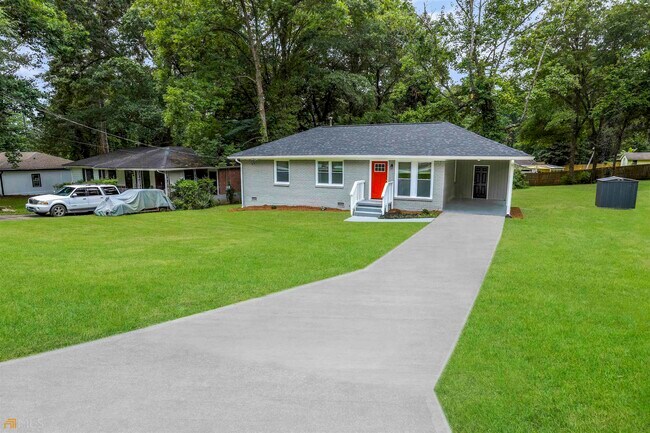 Building Photo - 2895 Horse Shoe Dr