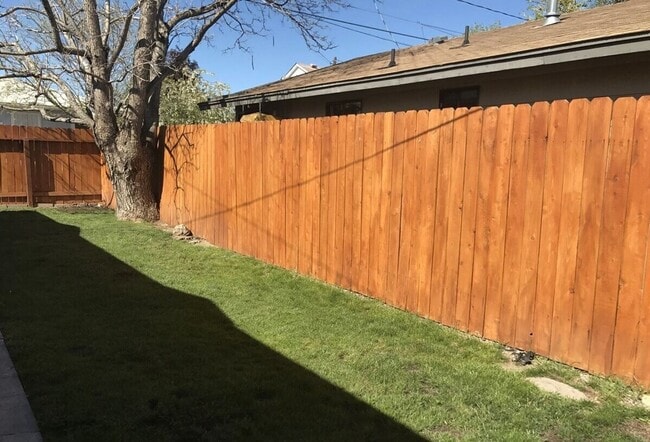 Building Photo - 1950 H St