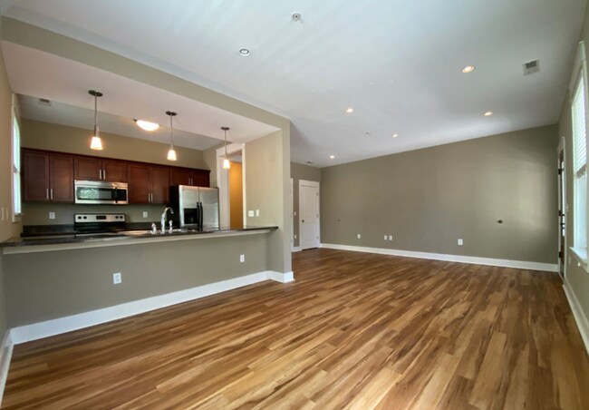 Foto del edificio - 425 E Hillside Dr