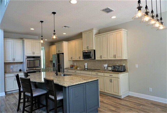 Building Photo - Orchard Hills Community