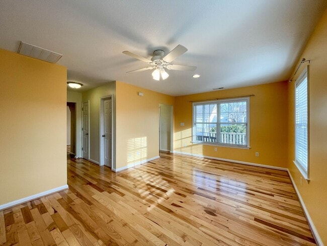 Building Photo - Beautiful Four Bedroom in East Asheville
