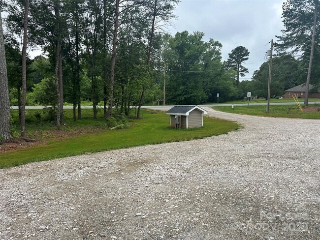 Building Photo - 6962 NC-27