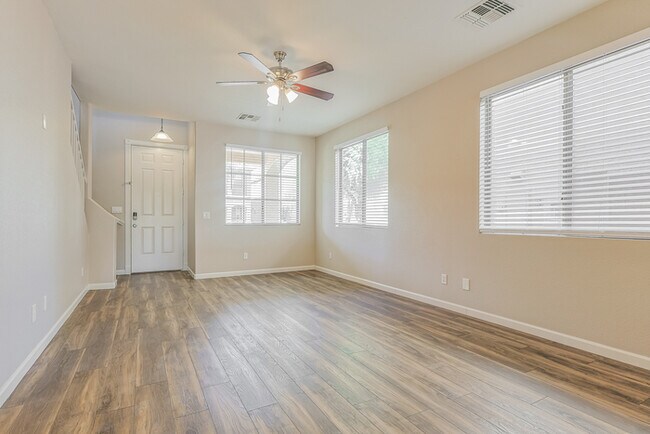 Foto del edificio - 3683 E Stampede Dr