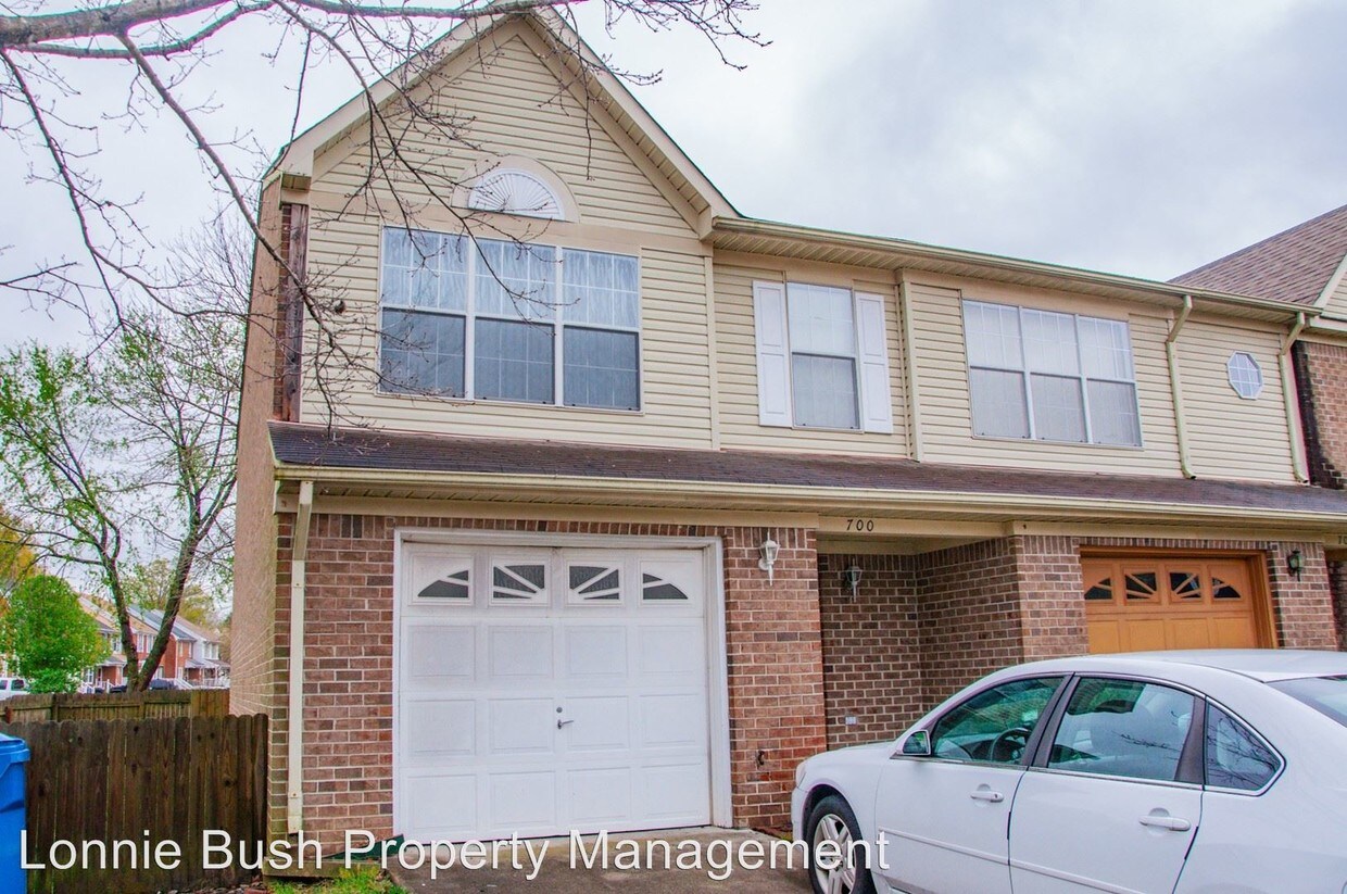 Primary Photo - 3 br, 2.5 bath House - 700 Skipwith Rd