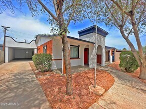 Building Photo - 2720 N 17th Pl