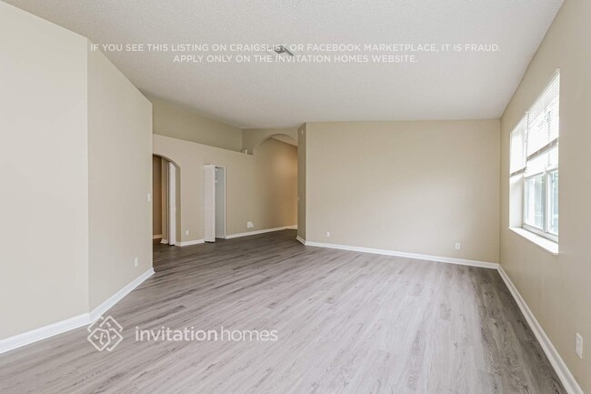 Building Photo - 1796 S Club Dr